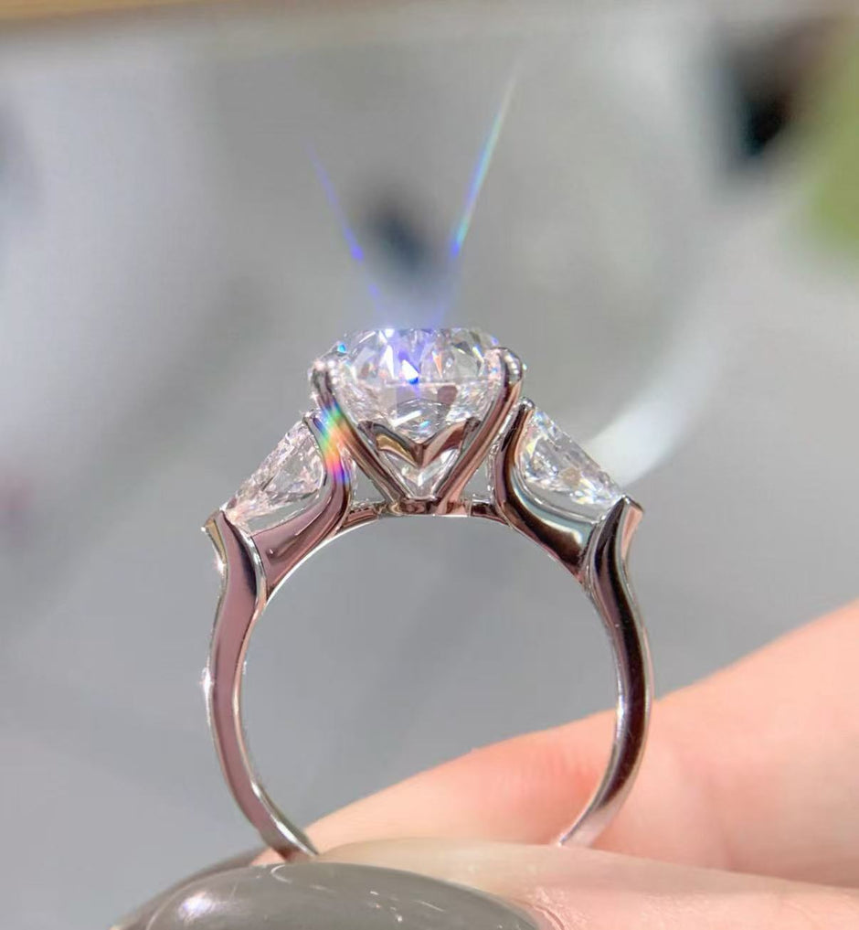#22#5.02ct E VVS2 オーバル 三石デザインラボダイヤリング｜無改色・IGI認定ダイヤ × PT950リング