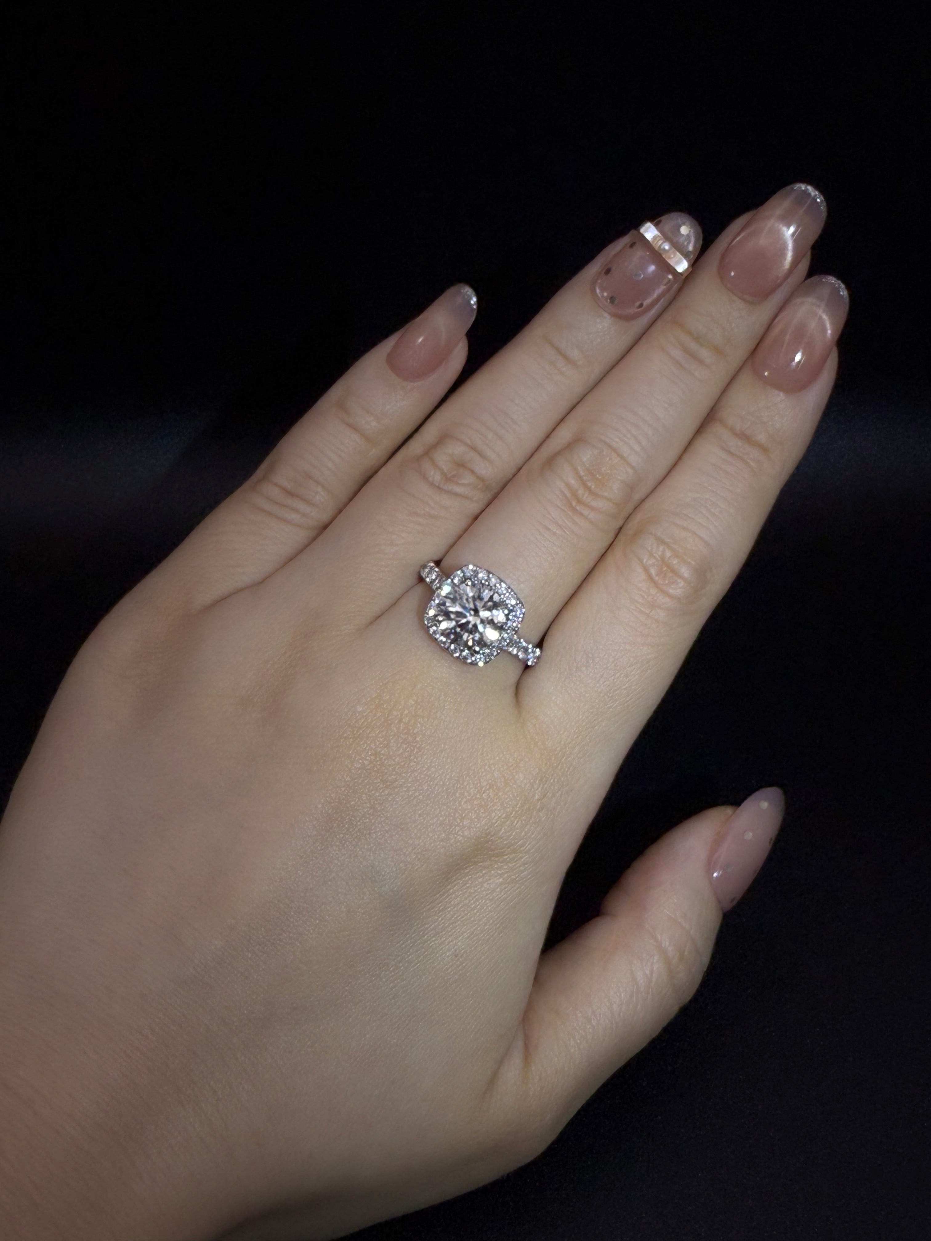 ラボグロウンダイヤモンドリング 無改色2.0ct D VS1 IDEAL PT950 脇石0.8ct IGI鑑定書付