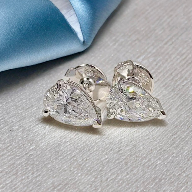 無改色ラボグロウンダイヤモンド ピアス 1ct D VS1 ペアシェイプ