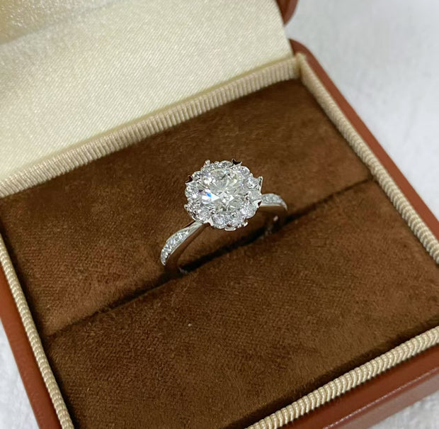 #04#1.02ct D VVS2 花のようなハローセッティングラボダイヤリング｜無改色・IGI認定ダイヤ × PT950リング