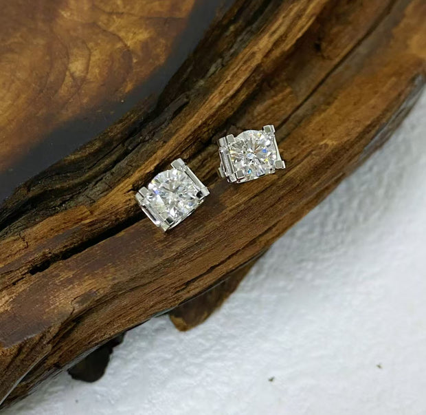 1.03ct×2 Dカラー VVS2 ラボダイヤ 一粒ピアス｜無改色・IGI認定・PT950