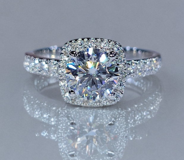 ラボグロウンダイヤモンドリング 無改色2.0ct D VS1 IDEAL PT950 脇石0.8ct IGI鑑定書付