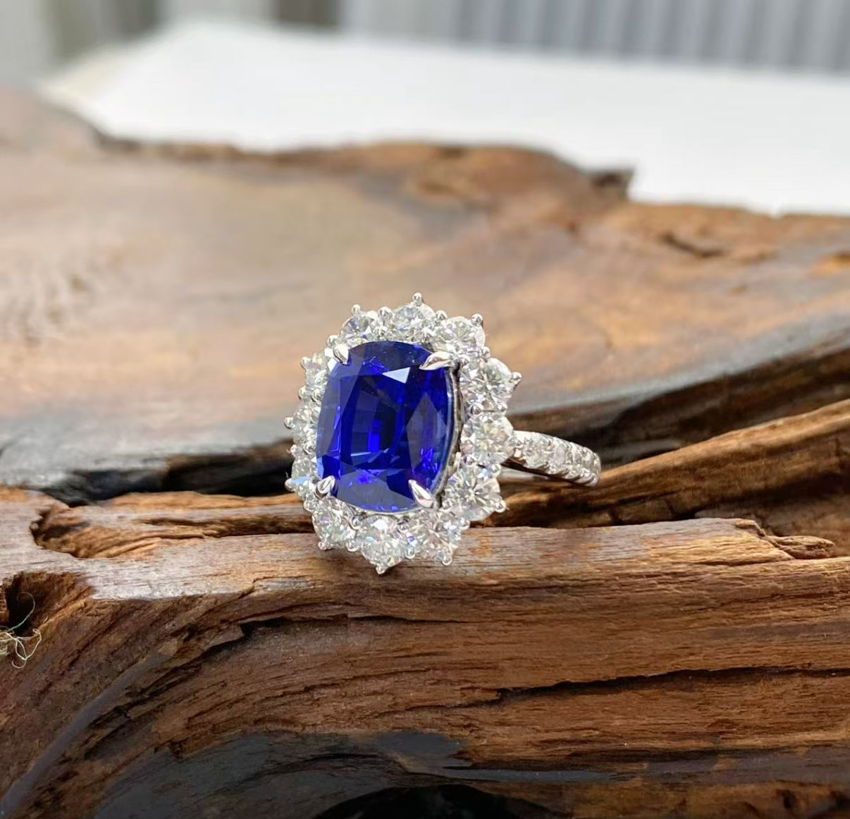 5.13ct ロイヤルブルーサファイア リング｜脇石ダイヤ・PT950