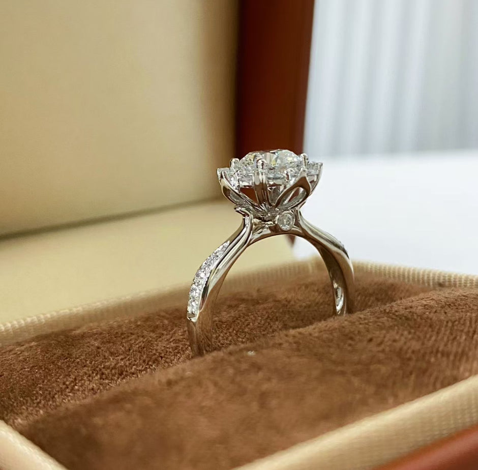 #04#1.02ct D VVS2 花のようなハローセッティングラボダイヤリング｜無改色・IGI認定ダイヤ × PT950リング