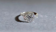 ラボグロウンダイヤモンドリング 無改色2.0ct D VS1 IDEAL PT950 脇石0.8ct IGI鑑定書付
