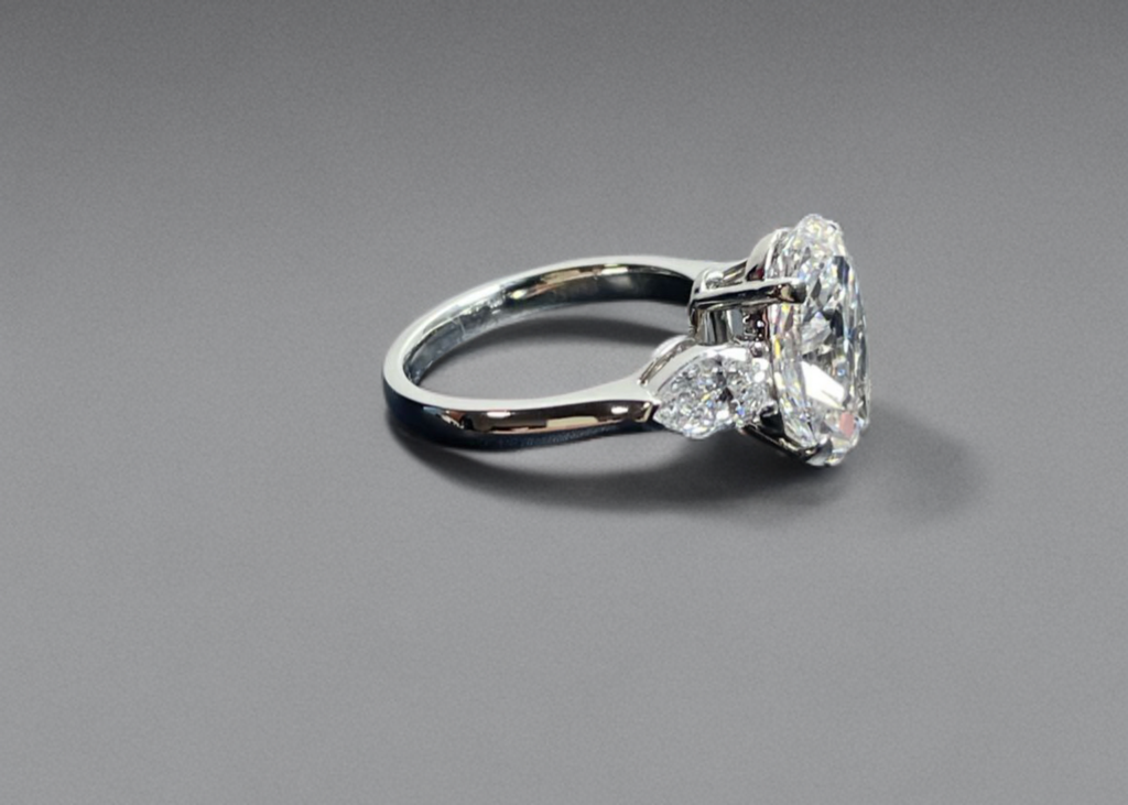 #22#5.02ct E VVS2 オーバル 三石デザインラボダイヤリング｜無改色・IGI認定ダイヤ × PT950リング