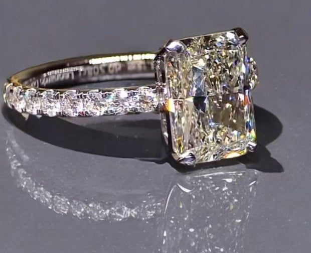 3.01ct Dカラー VS1 スクエアカット ソリティアリング｜無改色ラボダイヤ・IGI認定・PT950