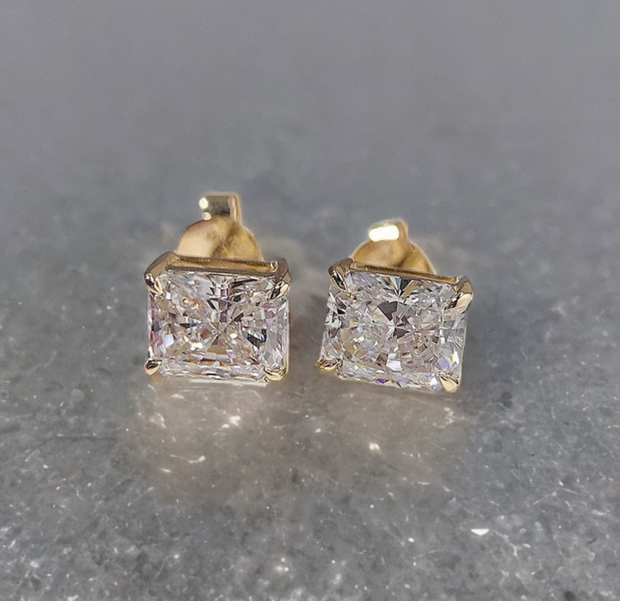 ラボグロウンダイヤモンド ピアス
各1ct（合計2ct） Eカラー VS1
ラディアントカット K18YG【IGI鑑定書付】