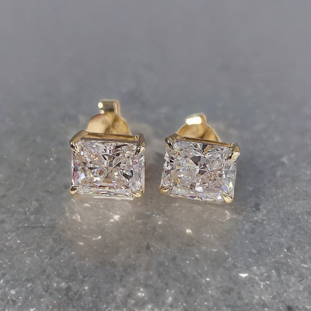 ラボグロウンダイヤモンド ピアス
各1ct（合計2ct） Eカラー VS1
ラディアントカット K18YG【IGI鑑定書付】