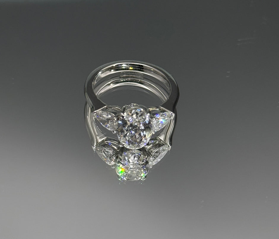 #24#2.23ct E VS1 スリーストーンオーバルカットリング｜無改色・IGI認定ダイヤ × PT950リング