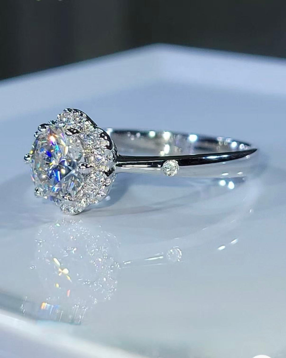 #27#1.06ct Ｆ VVS2 花形ハロー ラウンドカットリング｜無改色・IGI認定ダイヤ × PT950リング
