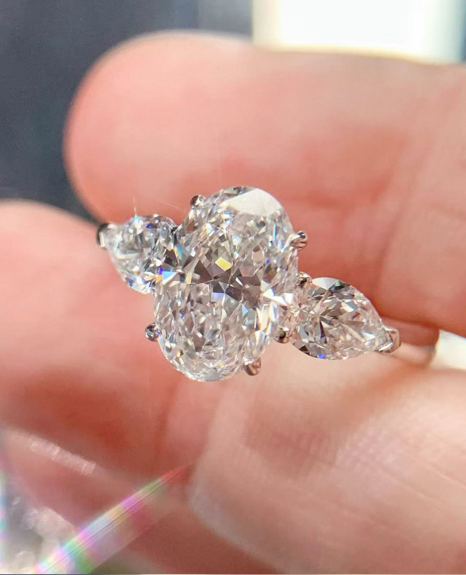 #24#2.23ct E VS1 スリーストーンオーバルカットリング｜無改色・IGI認定ダイヤ × PT950リング