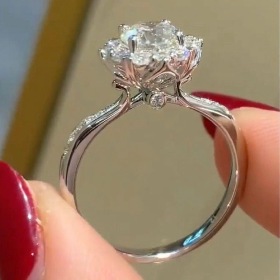 #04#1.02ct D VVS2 花のようなハローセッティングラボダイヤリング｜無改色・IGI認定ダイヤ × PT950リング