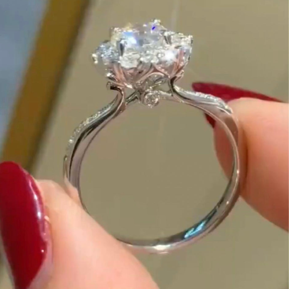 #04#1.02ct D VVS2 花のようなハローセッティングラボダイヤリング｜無改色・IGI認定ダイヤ × PT950リング